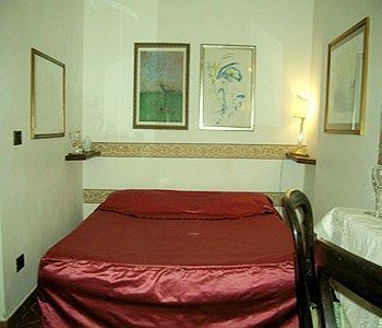 Opera Hotel 2*